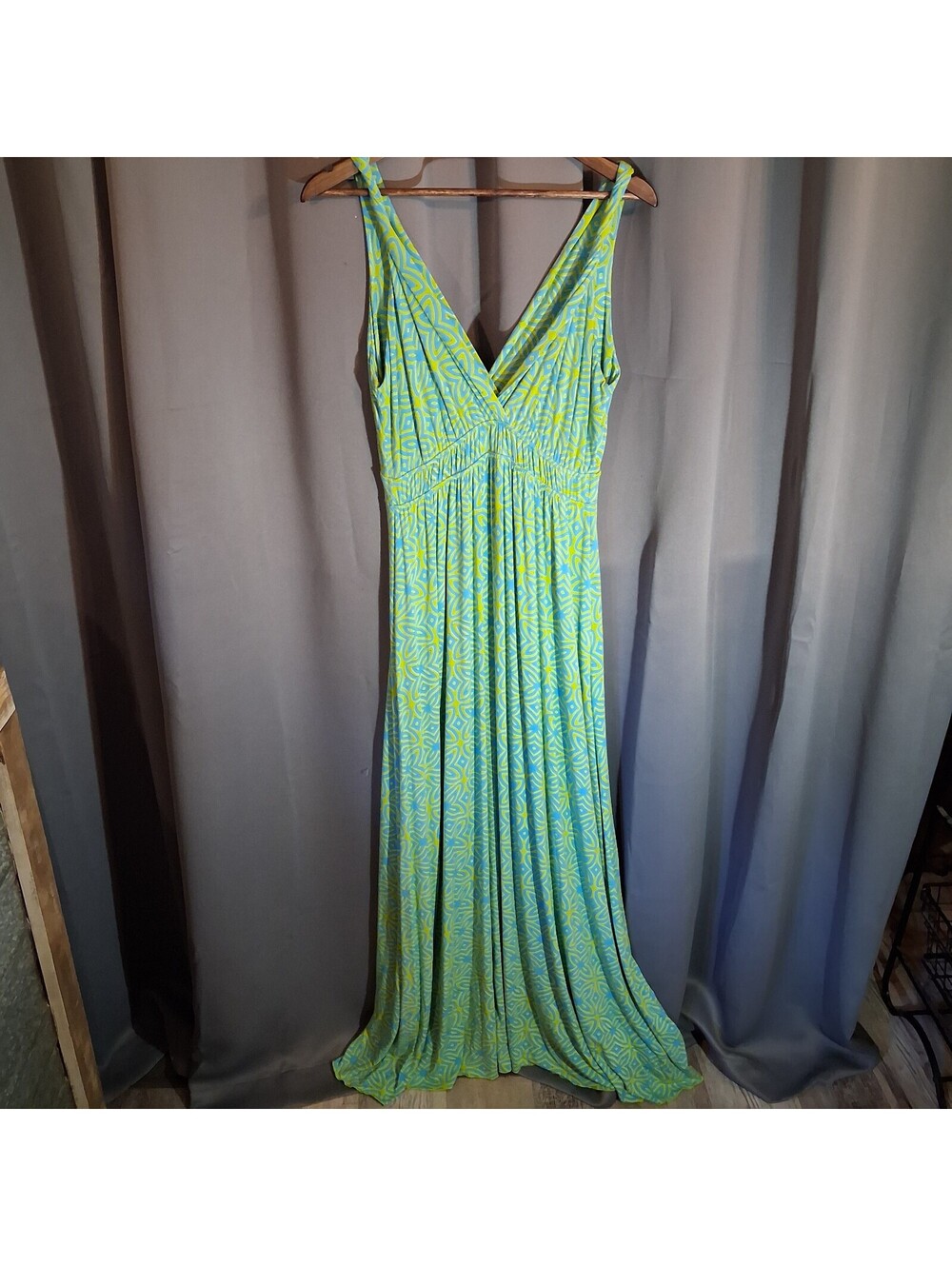 Zen-Knits Sleeveless V-Neck Maxi Dress in Blue and Green Geometric Print